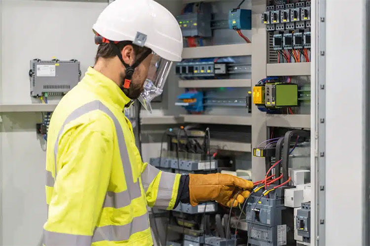 Engineering maintaining machine