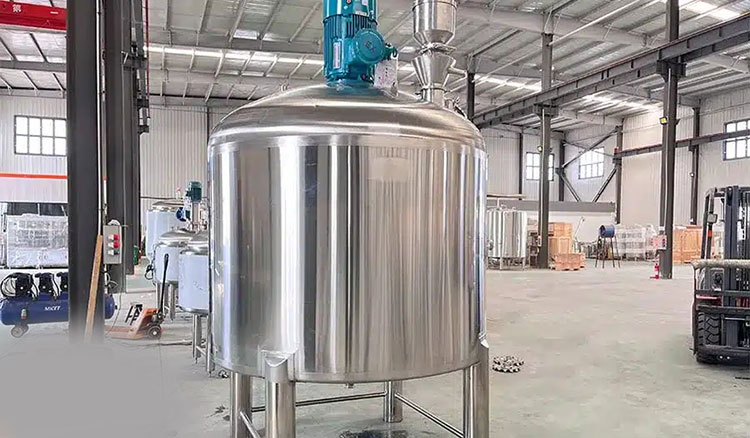 Pharmaceutical mixing tank