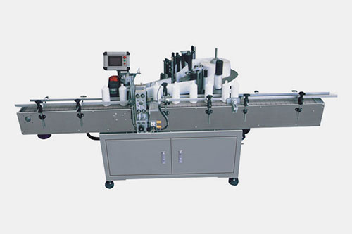 Vial labeling machine