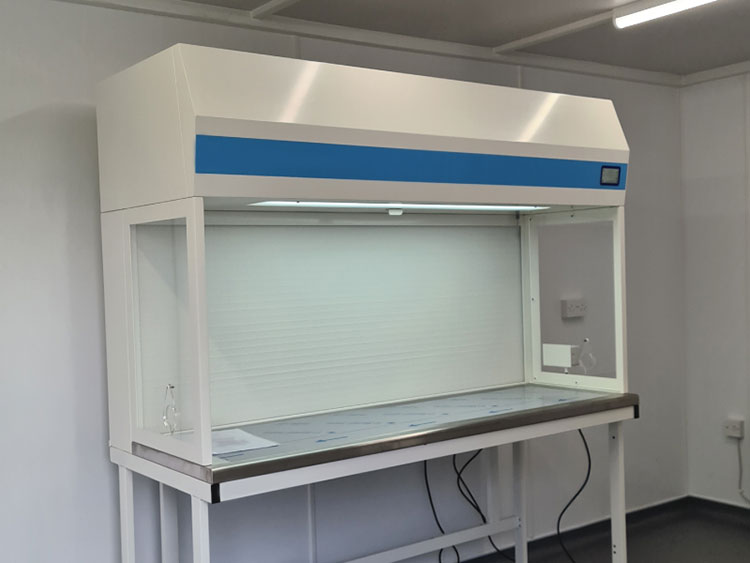 Laminar flow cabinet