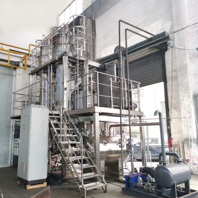 Low-temperature vacuum double effect falling film evaporator